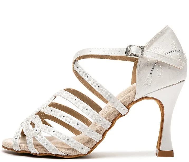 Odkryj Buty Weselne Damskie Niskie: Stylishne Sandały Ślubne na Niskim Obcasie