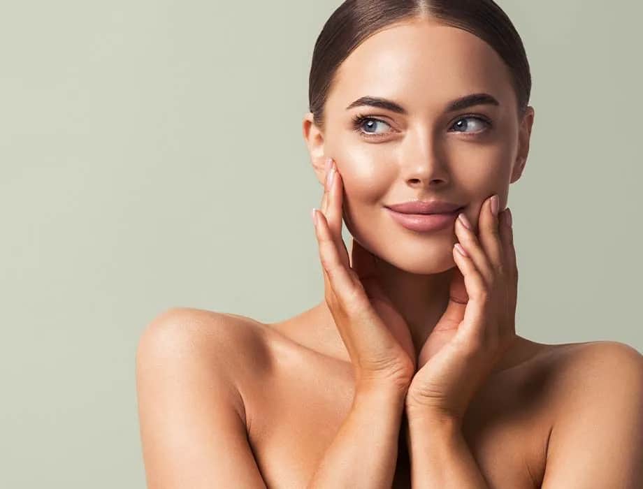 Lwia zmarszczka: botoks czy kwas hialuronowy - co wybrać dla siebie?