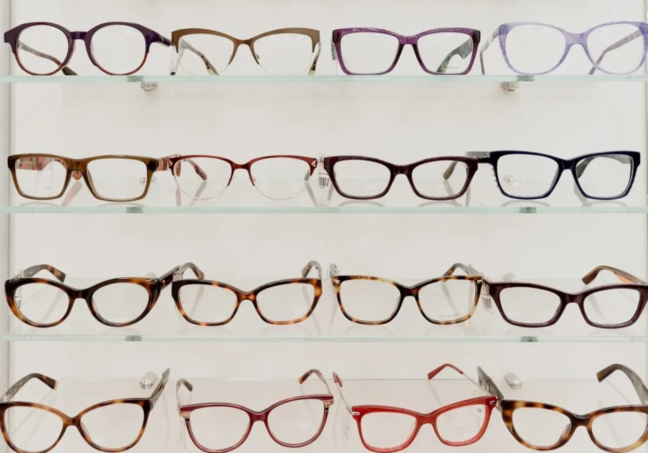 Znajdź Idealne Okulary do Owalnej Twarzy Damskiej - Przewodnik dla Kwadratowej Twarzy